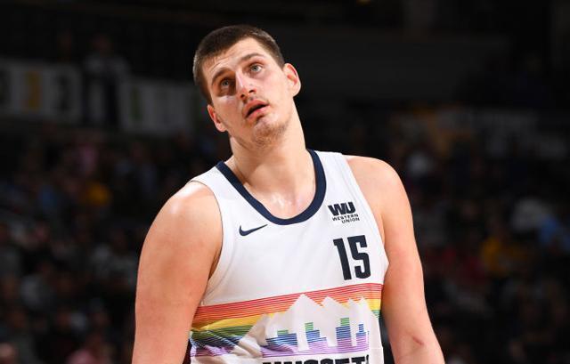 中塑造一个 中塑造一个