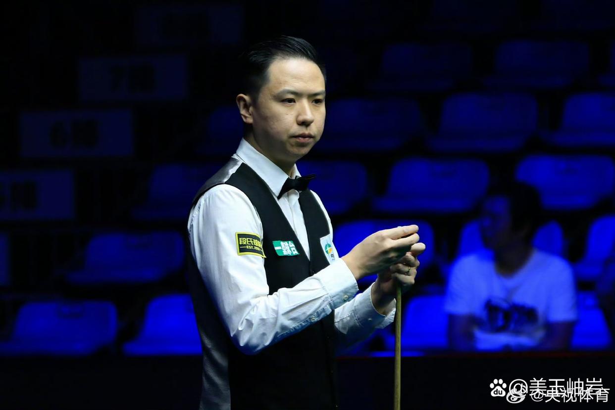 在背后承载 在背后承载